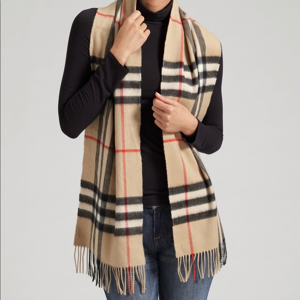 NWT Burberry Giant Check Cashmere Scarf.